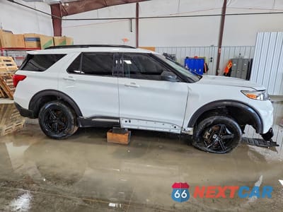 Czwarte zdjęcie samochodu z boku: 2020 FORD EXPLORER XLT VIN:1FMSK8DH8LGC78105 - miniatura