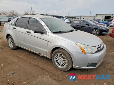 Czwarte zdjęcie samochodu z boku: 2010 FORD FOCUS SE VIN:1FAHP3FNXAW111484 - miniatura