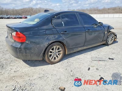 Trzecie zdjęcie samochodu z tyłu: 2006 BMW 325 I VIN:WBAVB13506KR57705 - miniatura