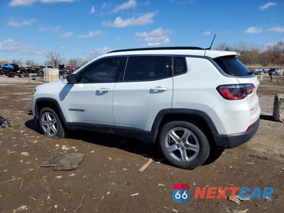 Drugie zdjęcie samochodu z przodu: 2023 JEEP COMPASS LATITUDE VIN:3C4NJDBN2PT553250 - miniatura