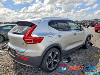Trzecie zdjęcie samochodu z tyłu: 2019 VOLVO XC40 T5 MOMENTUM VIN:YV4162UK7K2123020 - miniatura