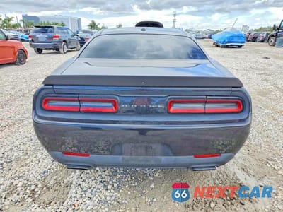 Zdjęcie 6 z 12 samochodu: 2015 DODGE CHALLENGER SXT VIN:2C3CDZAT7FH816792 - miniatura