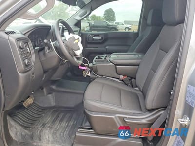 Zdjęcie 7 z 12 samochodu: 2026 CHEVROLET SILVERADO K1500 VIN:3GCNKAEK0TG118856 - miniatura