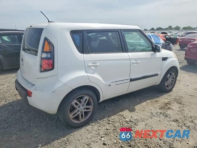 Trzecie zdjęcie samochodu z tyłu: 2011 KIA SOUL + VIN:KNDJT2A25B7710612 - miniatura