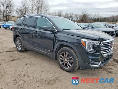 Czwarte zdjęcie samochodu z boku: 2022 GMC TERRAIN SLT VIN:3GKALVEV5NL225333 - miniatura