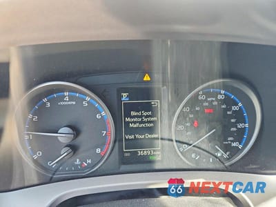 Zdjęcie 9 z 13 samochodu: 2018 TOYOTA RAV4 XLE VIN:JTMWFREV4JJ742026 - miniatura