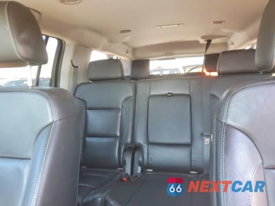 Zdjęcie 10 z 13 samochodu: 2019 CHEVROLET SUBURBAN K1500 LT VIN:1GNSKHKC8KR162599 - miniatura