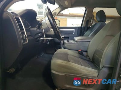 Zdjęcie 7 z 12 samochodu: 2014 RAM TRUCKS 2500 SLT VIN:3C6TR5MT3EG222417 - miniatura