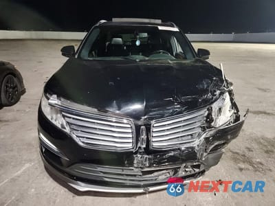 Piąte zdjęcie samochodu w środku: 2017 LINCOLN MKC RESERVE VIN:5LMCJ3C92HUL31780 - miniatura