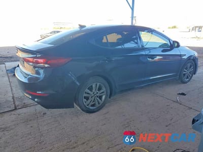 Trzecie zdjęcie samochodu z tyłu: 2018 HYUNDAI ELANTRA VALUE EDITION VIN:5NPD84LF3JH350454 - miniatura