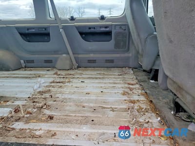 Zdjęcie 11 z 13 samochodu: 2010 FORD ECONOLINE E350 SUPER DUTY WAGON VIN:1FBSS3BL5ADA70118 - miniatura