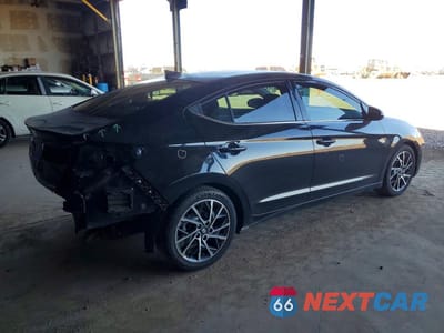 Trzecie zdjęcie samochodu z tyłu: 2019 HYUNDAI ELANTRA LIMITED VIN:5NPD84LF3KH409603 - miniatura