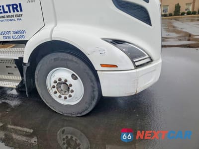 Zdjęcie 9 z 10 samochodu: 2019 VOLVO VNR - SEMI TRUCK VIN:4V4W19DF2KN221488 - miniatura