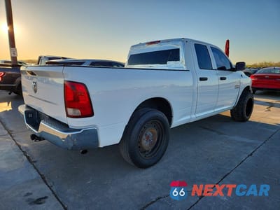 Trzecie zdjęcie samochodu z tyłu: 2018 RAM TRUCKS 1500 ST VIN:1C6RR6FG2JS208012 - miniatura