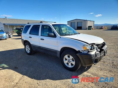 Czwarte zdjęcie samochodu z boku: 2006 FORD ESCAPE XLT VIN:1FMYU93126KB07933 - miniatura