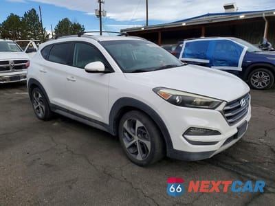 Czwarte zdjęcie samochodu z boku: 2017 HYUNDAI TUCSON SPORT VIN:KM8J3CA23HU296726 - miniatura