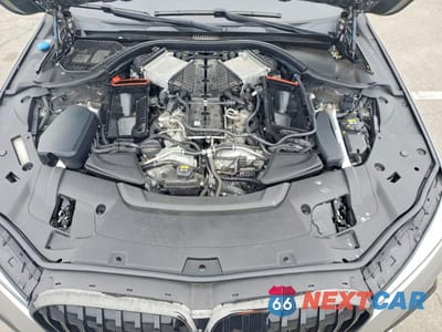 Zdjęcie 11 z 12 samochodu: 2022 BMW M760 XI VIN:WBA7U6C06NCH01245 - miniatura