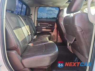 Zdjęcie 6 z 10 samochodu: 2015 RAM 3500 LONGHORN VIN:3C63RRKL8FG621139 - miniatura