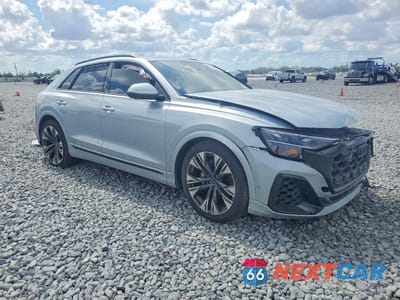 Czwarte zdjęcie samochodu z boku: 2024 AUDI Q8 PREMIUM PLUS S-LINE VIN:WA1EVBF1XRD014488 - miniatura