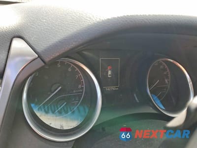 Zdjęcie 9 z 13 samochodu: 2018 TOYOTA CAMRY SE VIN:4T1B11HK1JU077046 - miniatura