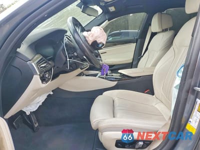 Zdjęcie 7 z 12 samochodu: 2019 BMW 540 I VIN:WBAJE5C57KWW13384 - miniatura