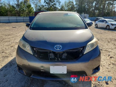 Piąte zdjęcie samochodu w środku: 2011 TOYOTA SIENNA BASE 7-PASSENGER VIN:5TDKA3DCXBS001202 - miniatura