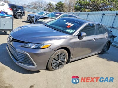 2024 TOYOTA CAMRY LE 4T1C11AK7RU203534 - główne zdjęcie licytacji z USA - miniatura