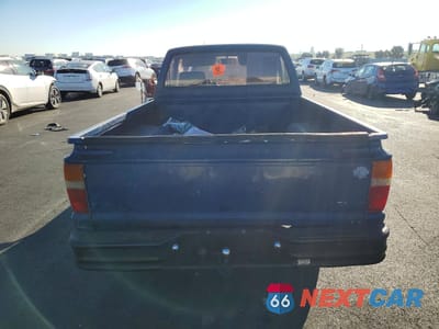Zdjęcie 6 z 12 samochodu: 1986 TOYOTA PICKUP BASE VIN:JT4RN50RXG0142144 - miniatura