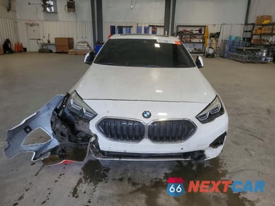 Piąte zdjęcie samochodu w środku: 2024 BMW 228I VIN:WBA53AK00R7R13178 - miniatura