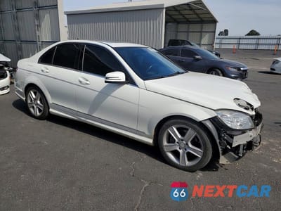 Czwarte zdjęcie samochodu z boku: 2010 MERCEDES-BENZ C 300 VIN:WDDGF5EB4AR099025 - miniatura