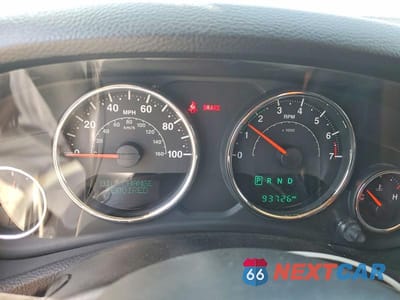 Zdjęcie 9 z 13 samochodu: 2014 JEEP WRANGLER UNLIMITED SPORT VIN:1C4BJWDG2EL309913 - miniatura