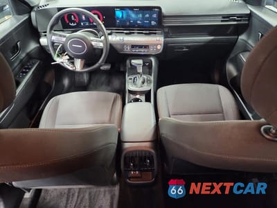 Zdjęcie 8 z 12 samochodu: 2025 HYUNDAI KONA SEL VIN:KM8HBCAB5SU328763 - miniatura