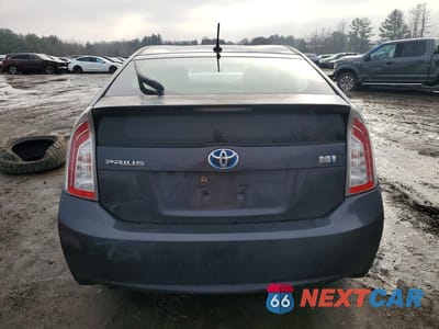 Zdjęcie 6 z 12 samochodu: 2013 TOYOTA PRIUS FOUR VIN:JTDKN3DU3D1658775 - miniatura
