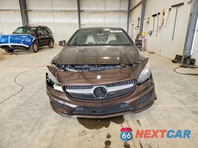Piąte zdjęcie samochodu w środku: 2015 MERCEDES-BENZ CLA 250 4MATIC VIN:WDDSJ4GB4FN217329 - miniatura