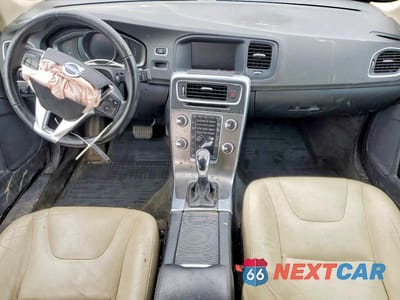 Zdjęcie 8 z 13 samochodu: 2016 VOLVO S60 PREMIER VIN:YV126MFK1G2411536 - miniatura