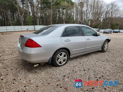 Trzecie zdjęcie samochodu z tyłu: 2006 HONDA ACCORD VIN:1HGCM56356A076088 - miniatura