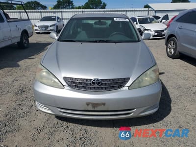 Piąte zdjęcie samochodu w środku: 2004 TOYOTA CAMRY LE V6 VIN:4T1BF30K04U569788 - miniatura