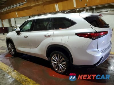 Drugie zdjęcie samochodu z przodu: 2023 TOYOTA HIGHLANDER PLATINUM VIN:5TDKDRBH1PS506156 - miniatura