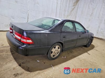 Trzecie zdjęcie samochodu z tyłu: 2000 LEXUS ES 300 BASE VIN:JT8BF28G6Y5094399 - miniatura