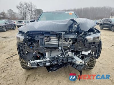 Piąte zdjęcie samochodu w środku: 2025 TOYOTA TACOMA TRD OFF-ROAD VIN:3TMLB5JN4SM165564 - miniatura