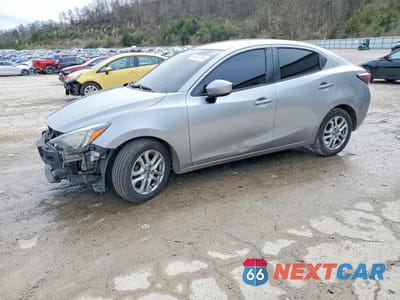 2016 SCION IA BASE 3MYDLBZV0GY102726 - główne zdjęcie licytacji z USA - miniatura