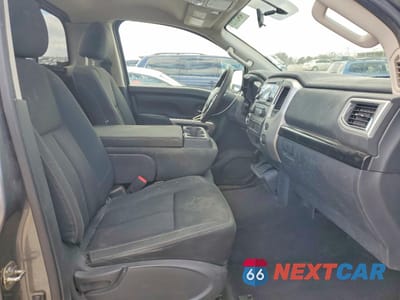 Zdjęcie 10 z 12 samochodu: 2017 NISSAN TITAN SV VIN:1N6AA1R76HN522800 - miniatura