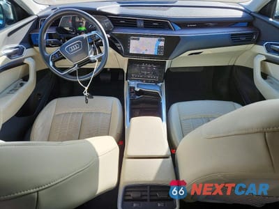 Zdjęcie 8 z 13 samochodu: 2019 AUDI E-TRON PREMIUM PLUS VIN:WA1LAAGE9KB008956 - miniatura