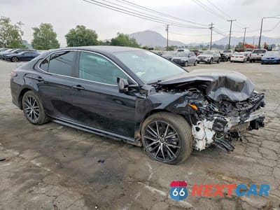 Czwarte zdjęcie samochodu z boku: 2022 TOYOTA CAMRY SE VIN:4T1G11AK5NU696481 - miniatura