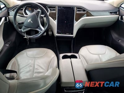 Zdjęcie 8 z 12 samochodu: 2013 TESLA MODEL S VIN:5YJSA1CP6DFP07874 - miniatura