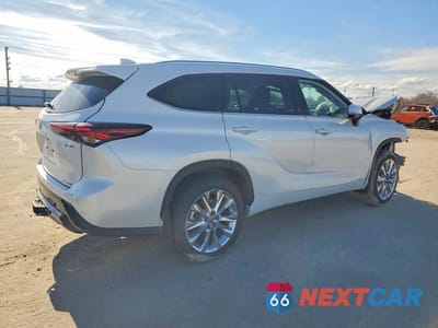 Trzecie zdjęcie samochodu z tyłu: 2025 TOYOTA HIGHLANDER HYBRID VIN:5TDXBRCH7SS671888 - miniatura