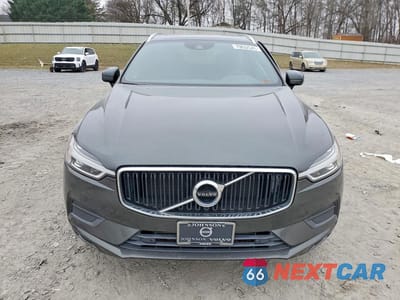 Piąte zdjęcie samochodu w środku: 2019 VOLVO XC60 T6 MOMENTUM VIN:LYVA22RK0KB315496 - miniatura