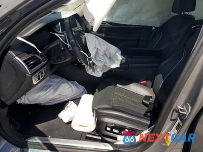 Zdjęcie 7 z 11 samochodu: 2020 BMW 740 I VIN:WBA7T2C0XLCD75734 - miniatura