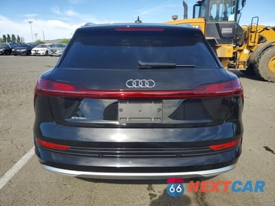 Zdjęcie 6 z 14 samochodu: 2019 AUDI E-TRON PREMIUM PLUS VIN:WA1LABGE3KB016671 - miniatura