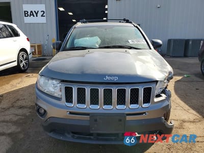 Piąte zdjęcie samochodu w środku: 2011 JEEP COMPASS SPORT VIN:1J4NT1FAXBD290630 - miniatura